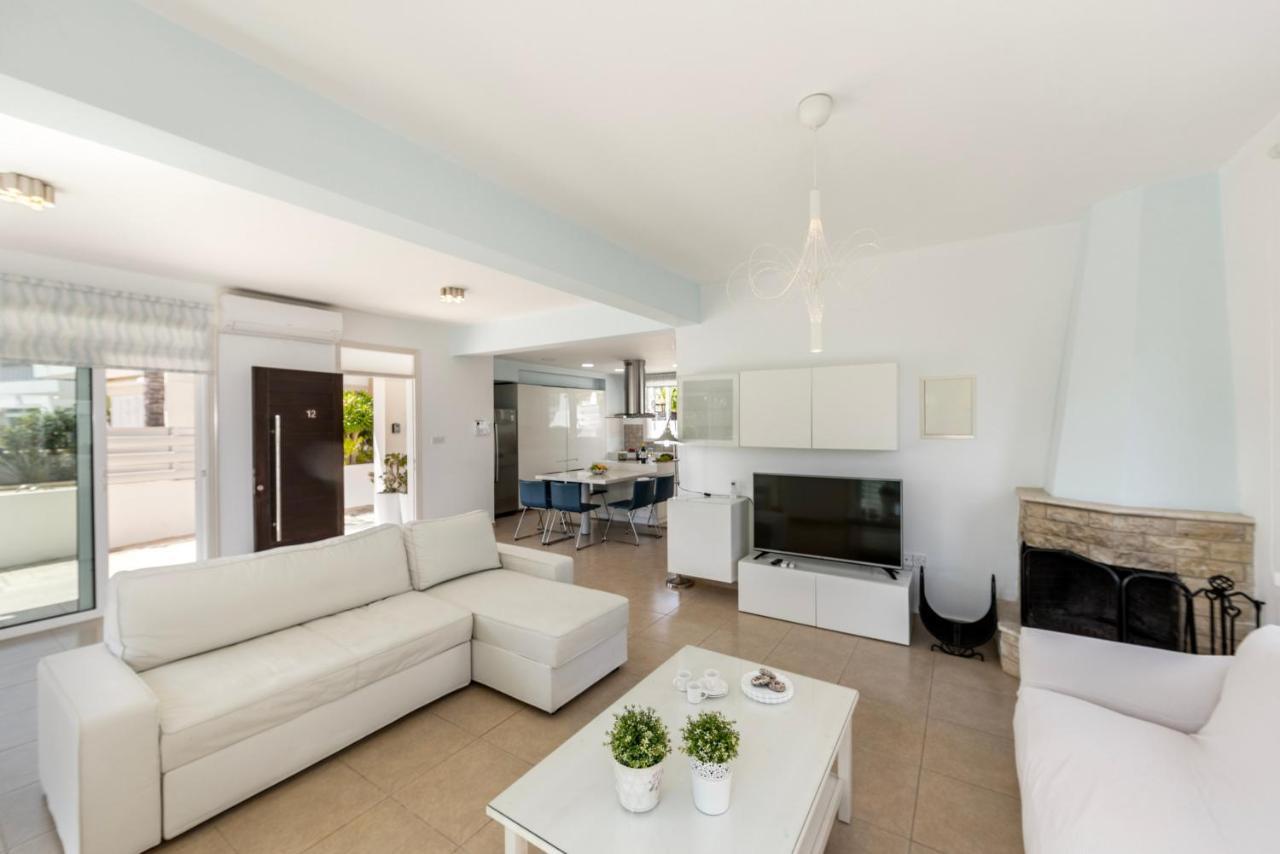 Protaras Sunrise Zen Seafront Villa Eksteriør bilde